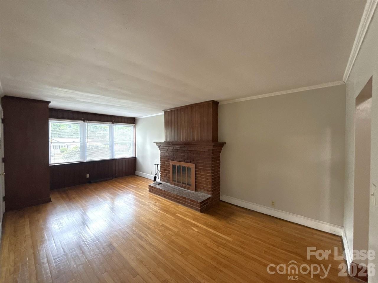 2000 Weststone Dr - Photo 2 of 12