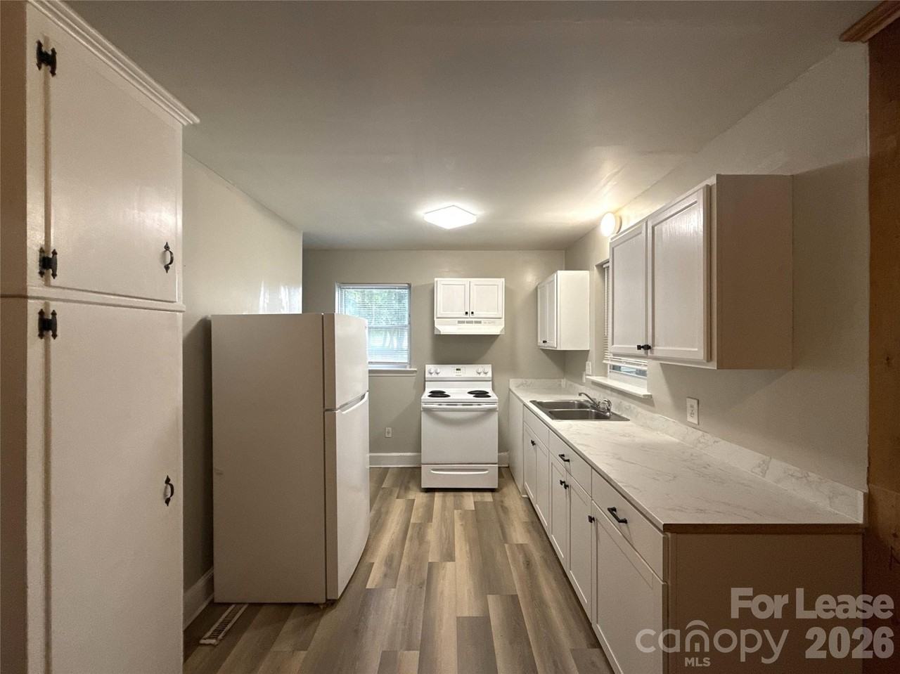 2000 Weststone Dr - Photo 5 of 12