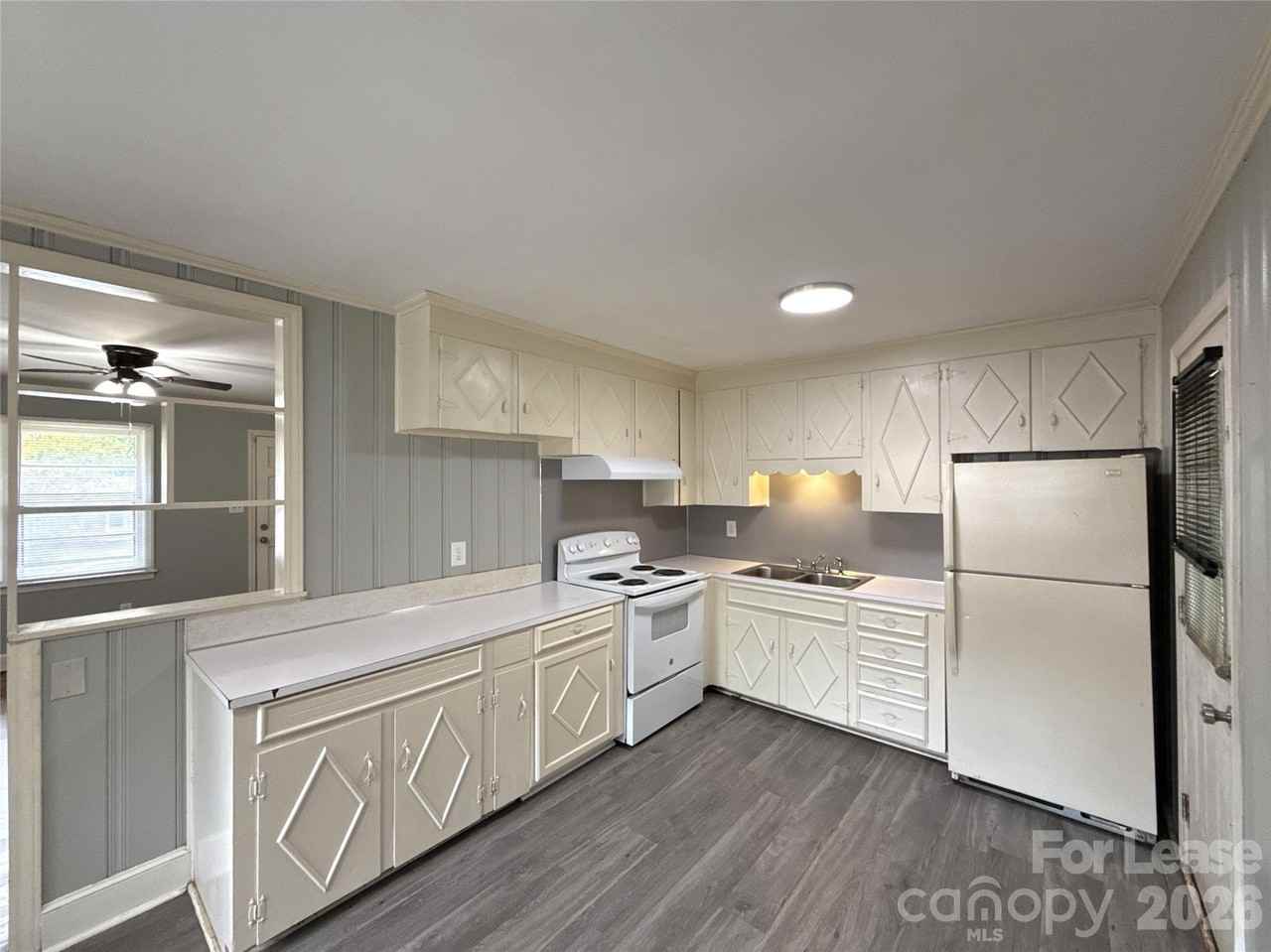 4434 Brooktree Dr - Photo 4 of 11