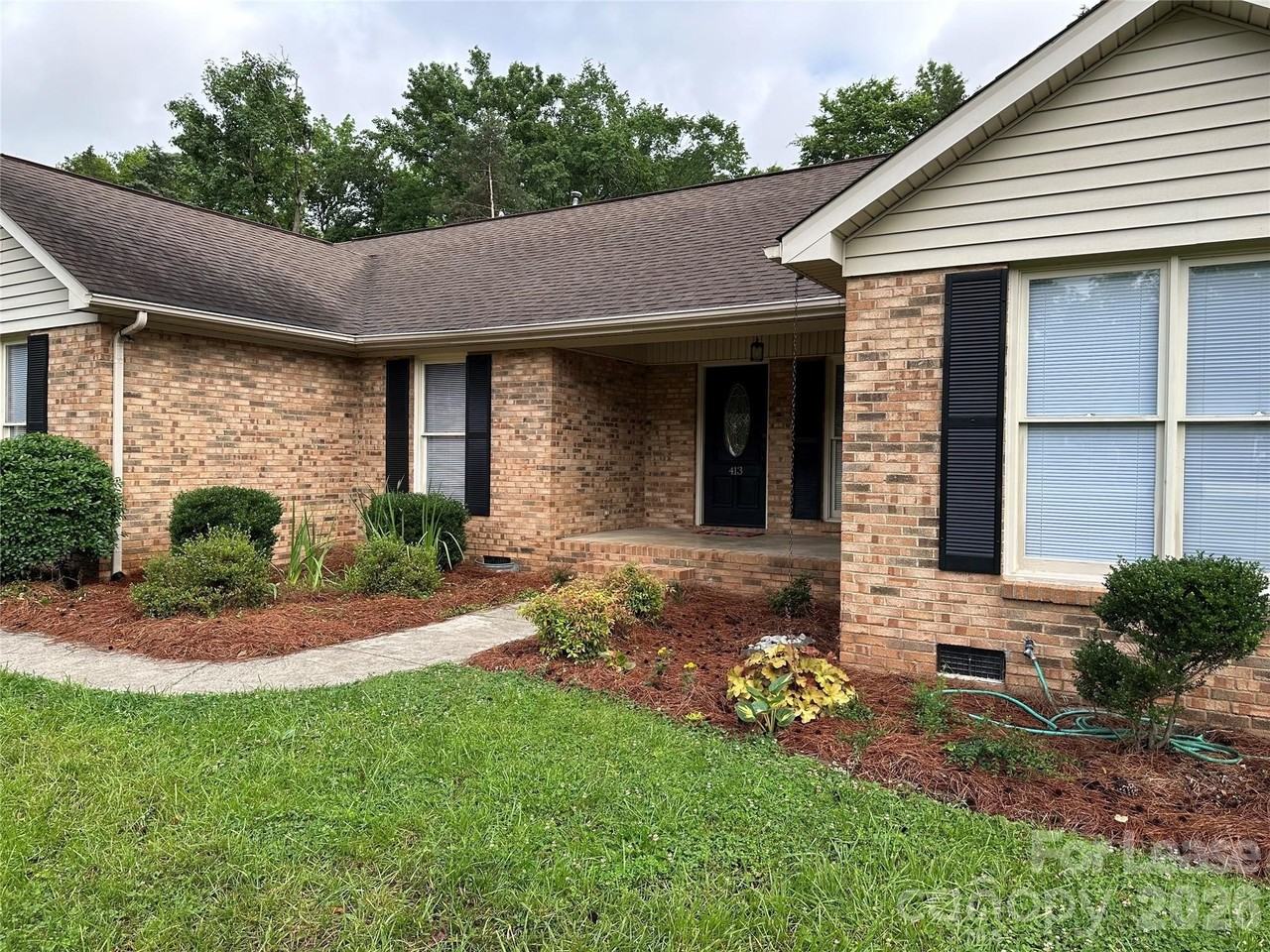 413 Parallel Dr - Photo 3 of 19