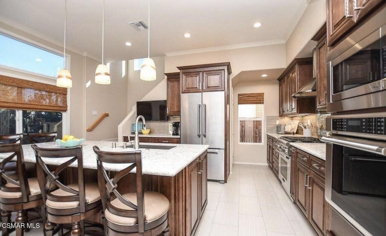 2946 Venezia Ln - Photo 3 of 6
