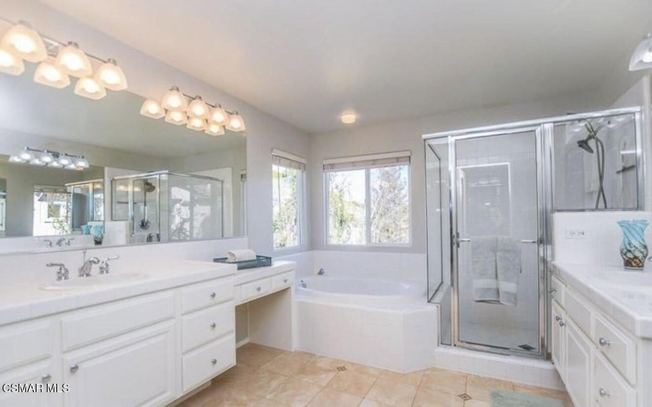 2946 Venezia Ln - Photo 4 of 6
