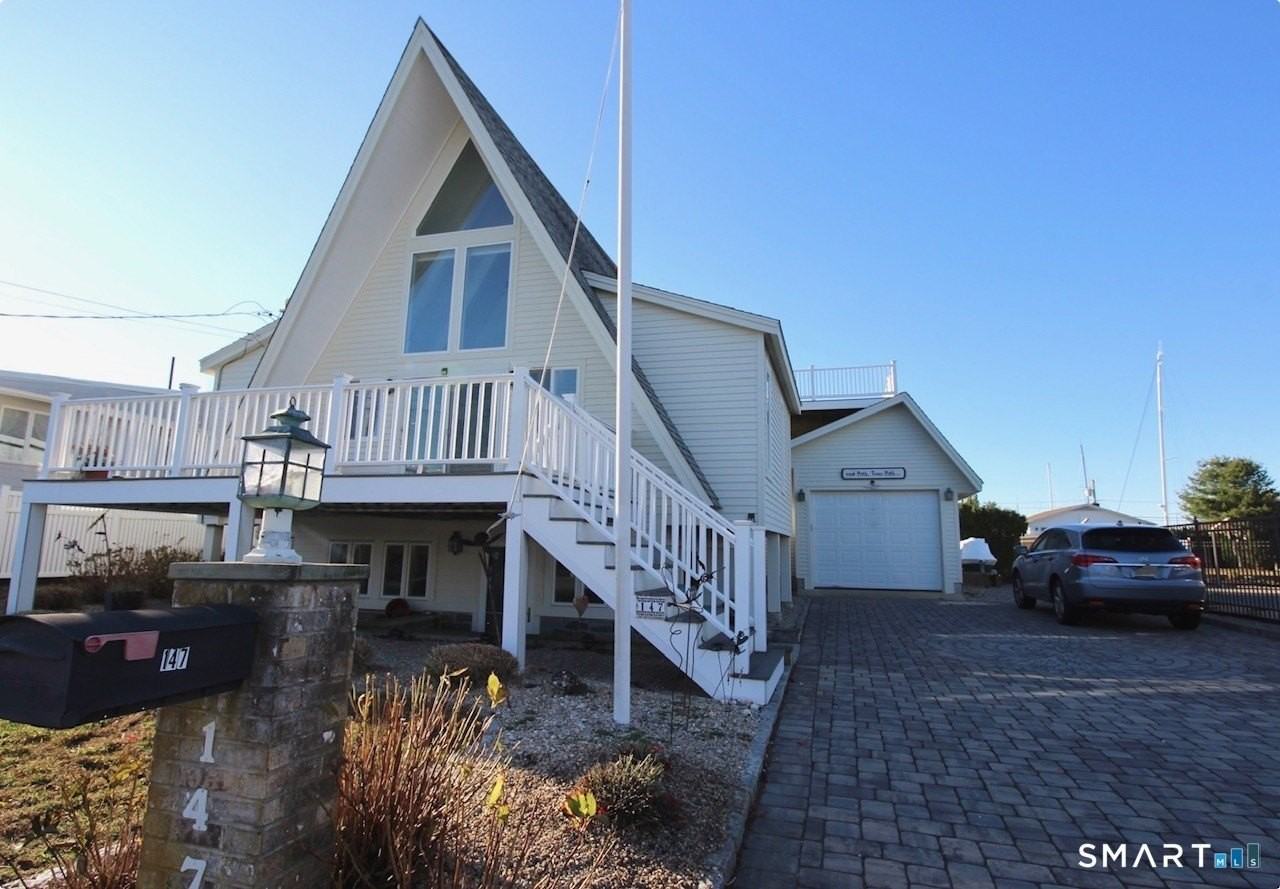 147 Captains Dr - Photo 2 of 26