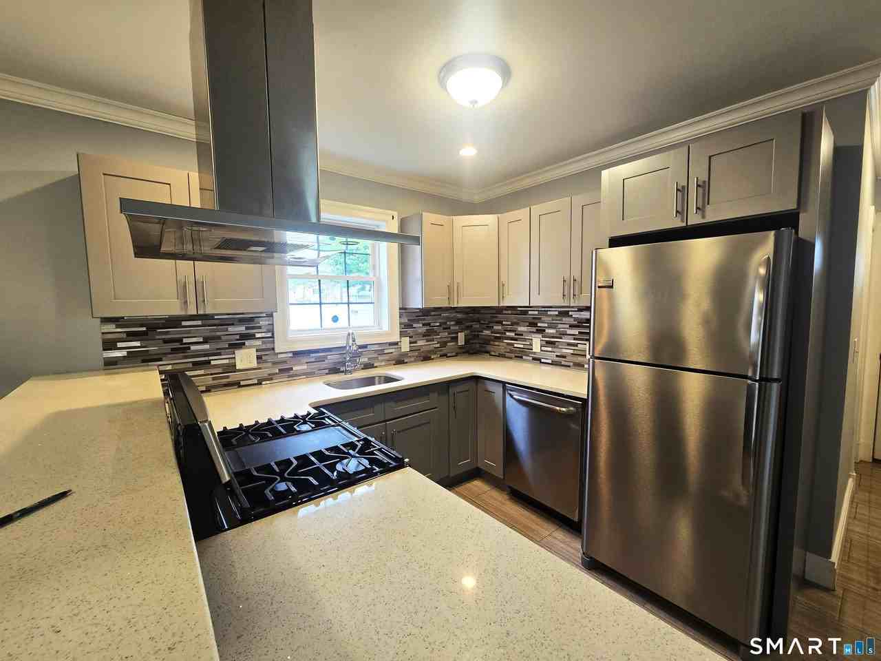 206 Scofield Ave - Photo 3 of 11