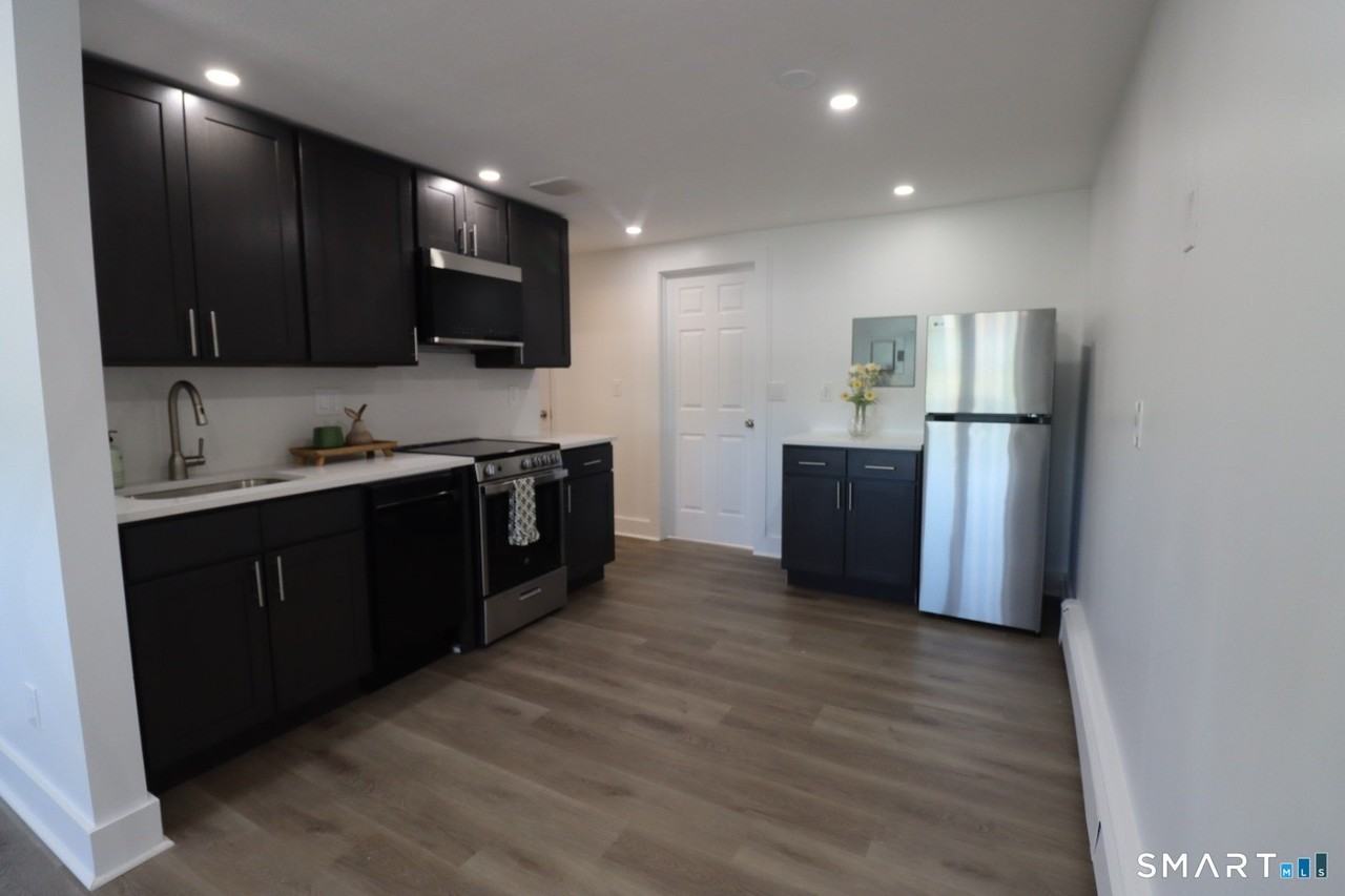 149 Garfield Ave - Photo 2 of 7