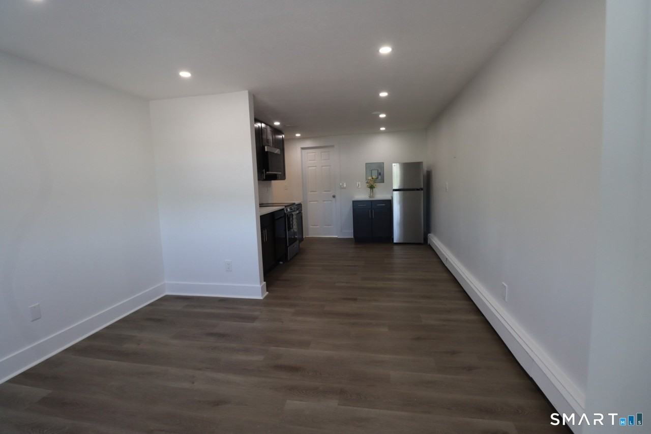 149 Garfield Ave - Photo 3 of 7