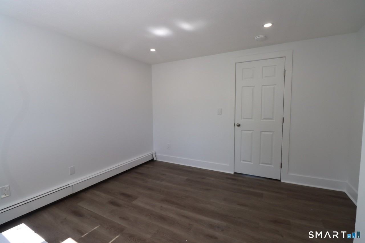149 Garfield Ave - Photo 6 of 7