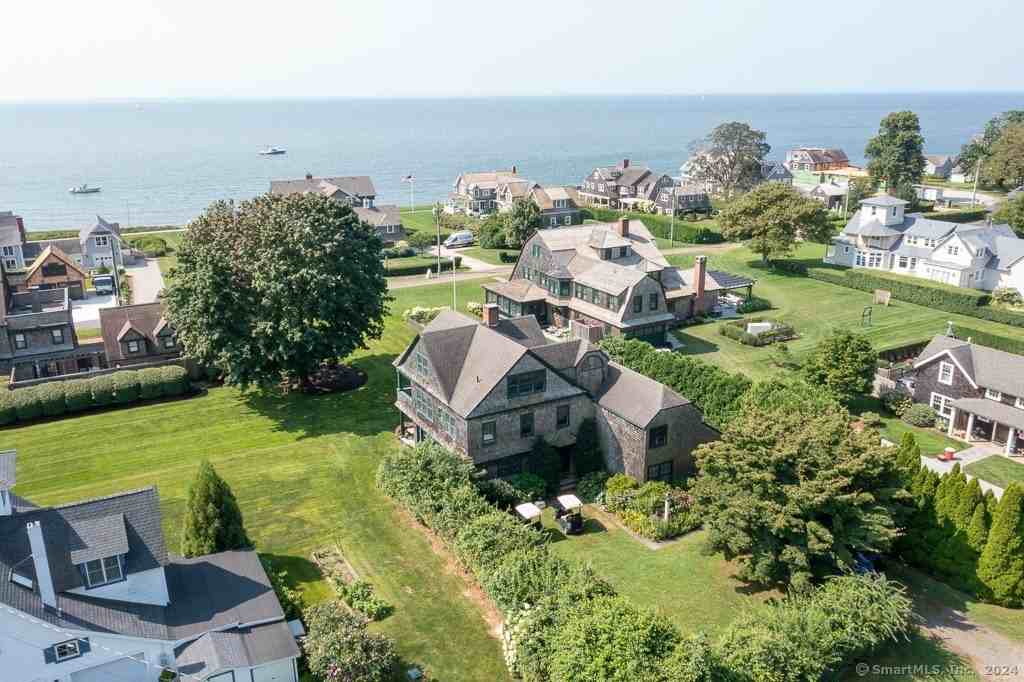 17 Agawam Ave
