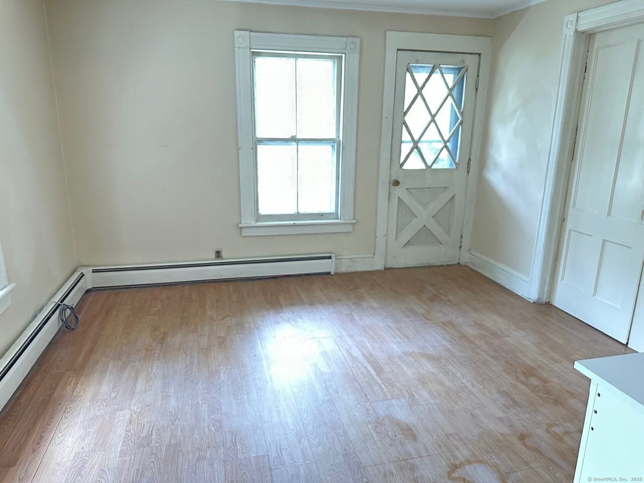 61 Clarence St - Photo 2 of 12