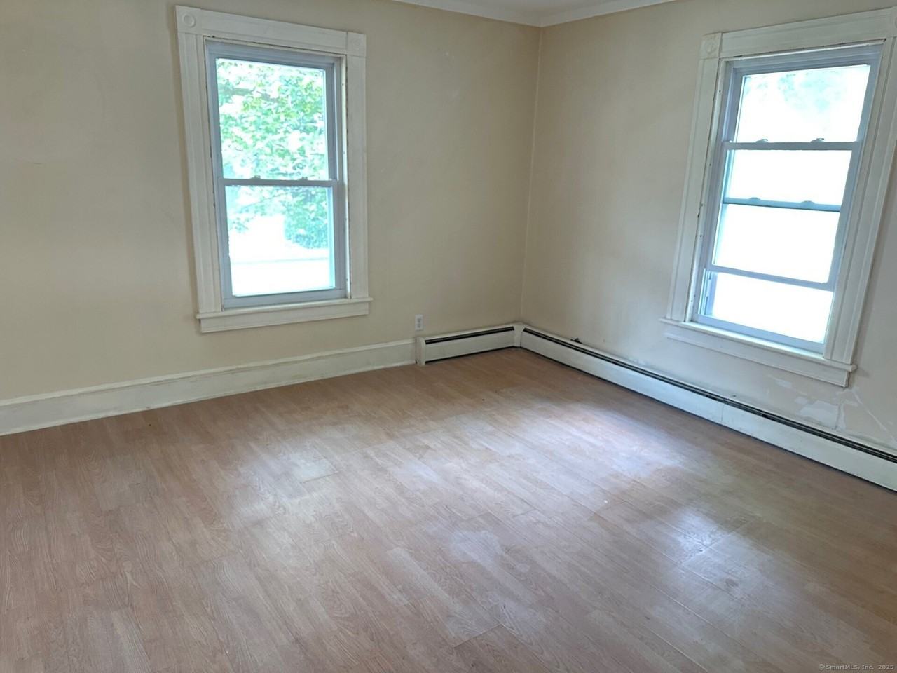 61 Clarence St - Photo 3 of 12