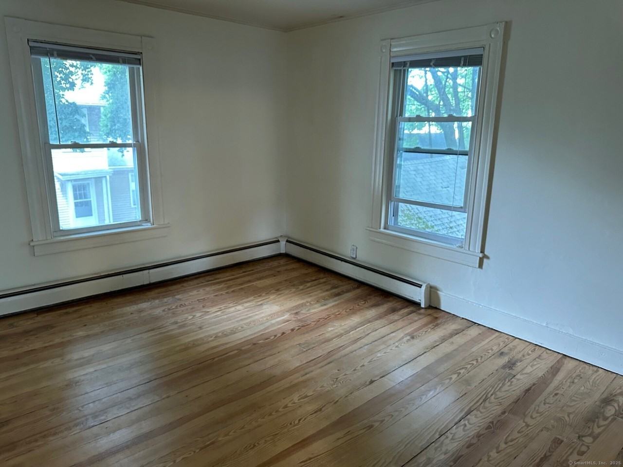 61 Clarence St - Photo 5 of 12