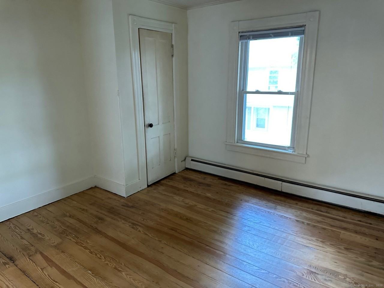 61 Clarence St - Photo 6 of 12