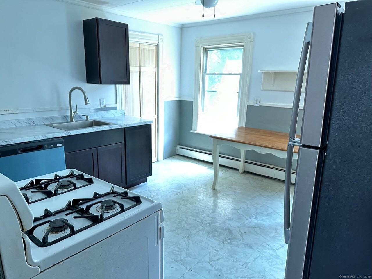 61 Clarence St - Photo 7 of 12