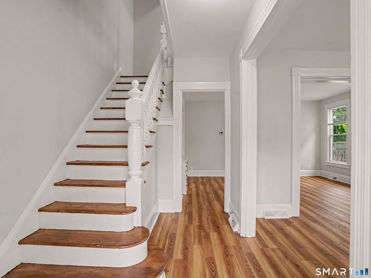 156 Hawthorne Ave - Photo 3 of 25