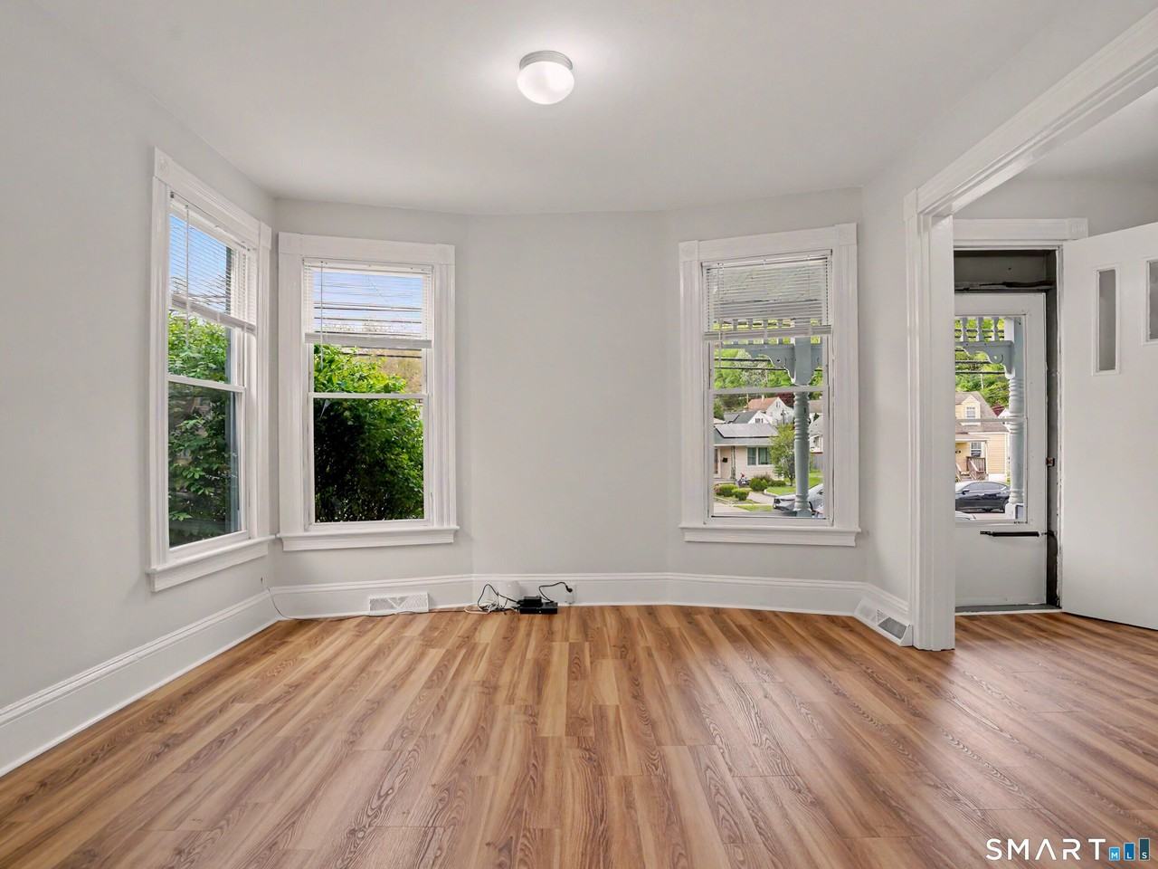 156 Hawthorne Ave - Photo 6 of 25