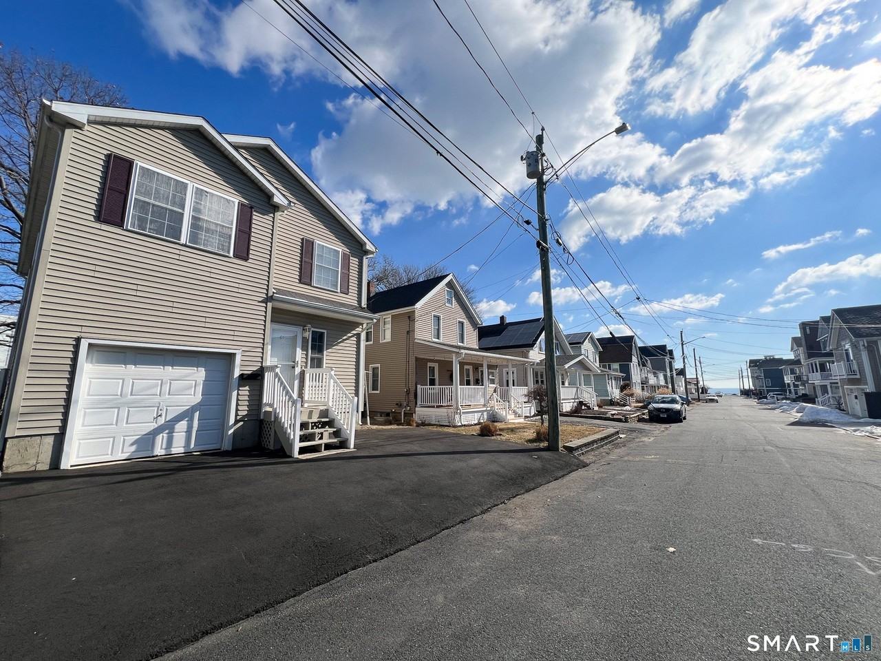 61 Laurel Ave - Photo 2 of 16