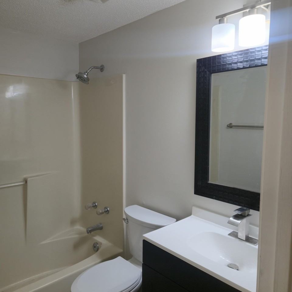 1917 Heartland Dr - Photo 2 of 14