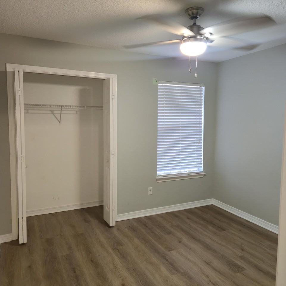 1917 Heartland Dr - Photo 3 of 14