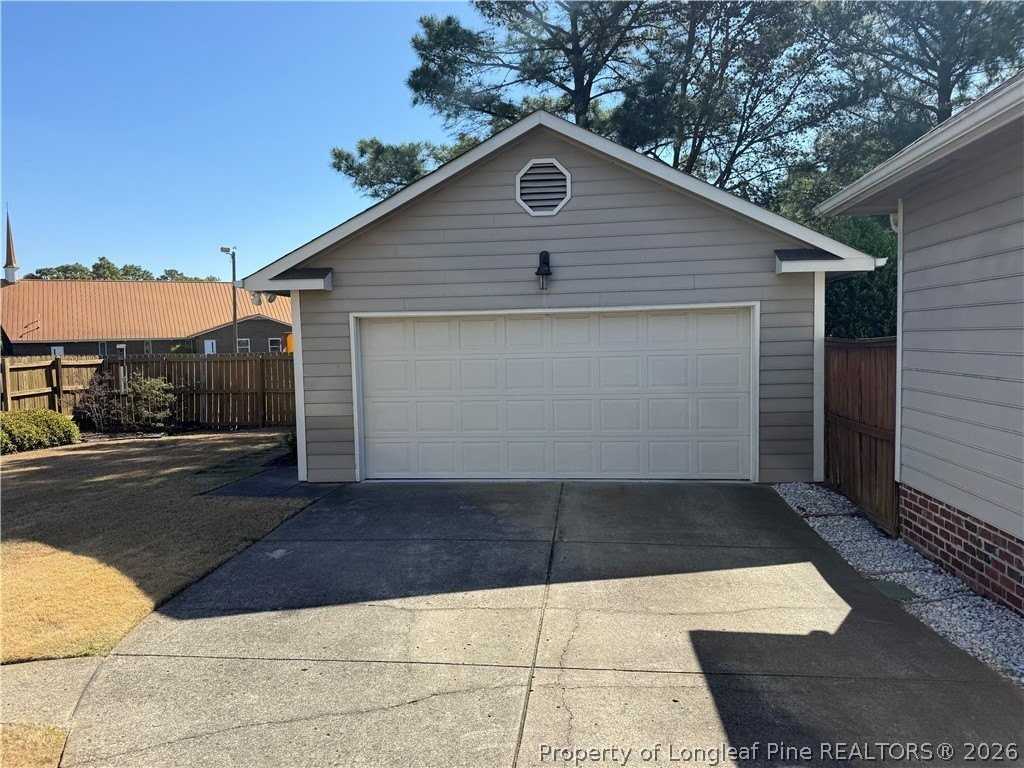 1813 Stetson Ln - Photo 3 of 14