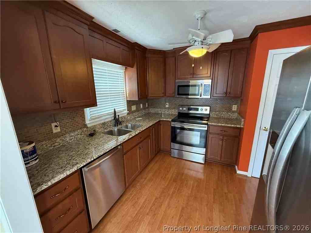 1813 Stetson Ln - Photo 6 of 14