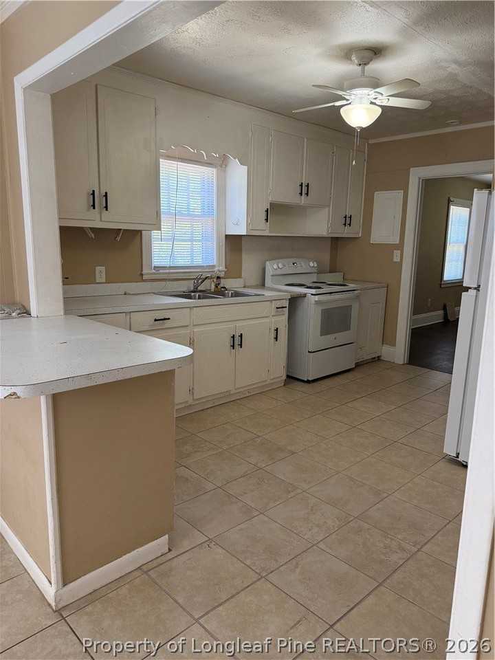 216 Brainerd Ave - Photo 4 of 8