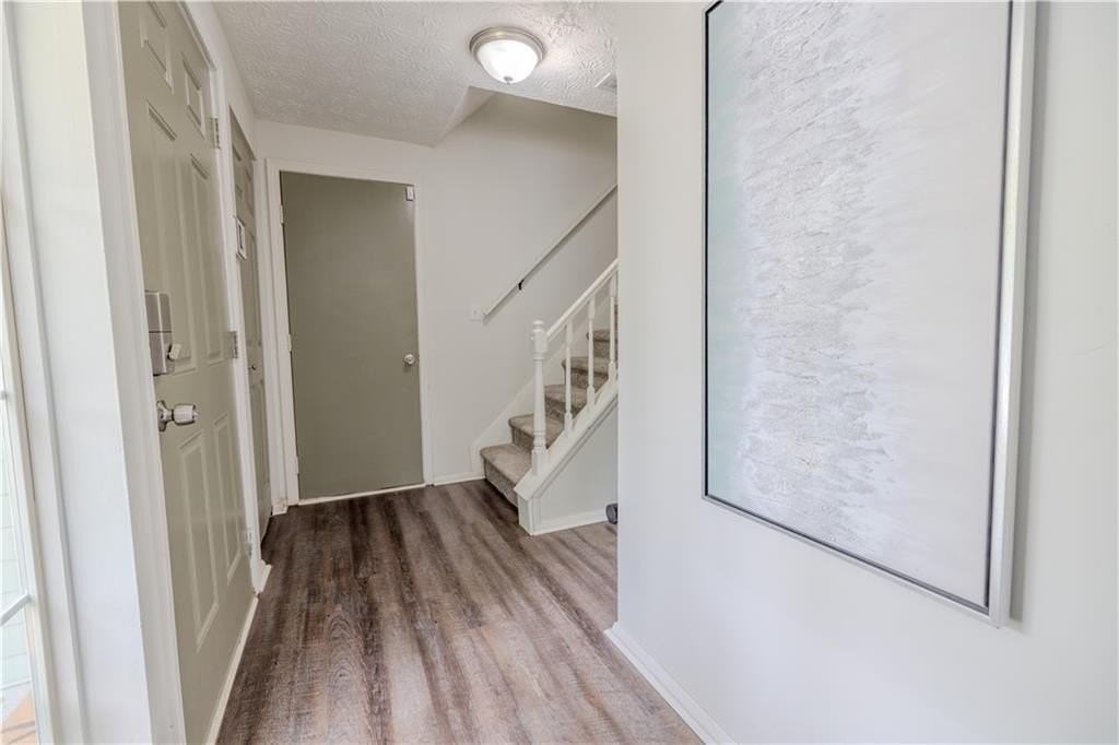 2073 Raintree Pl - Photo 3 of 22