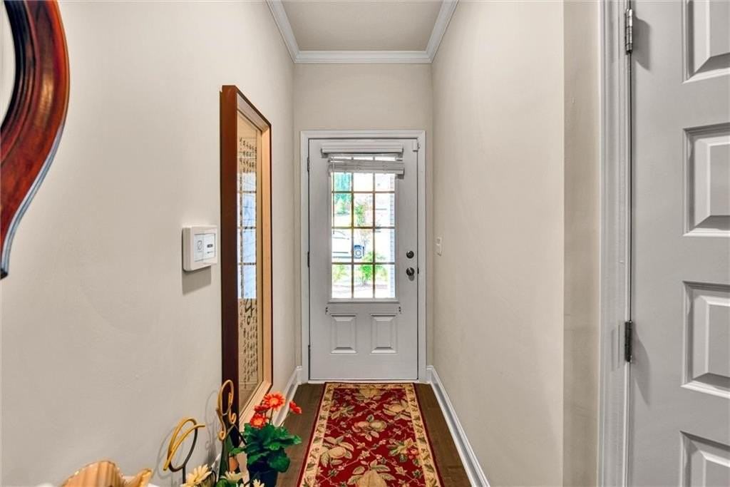 2423 Chene Dr - Photo 3 of 35