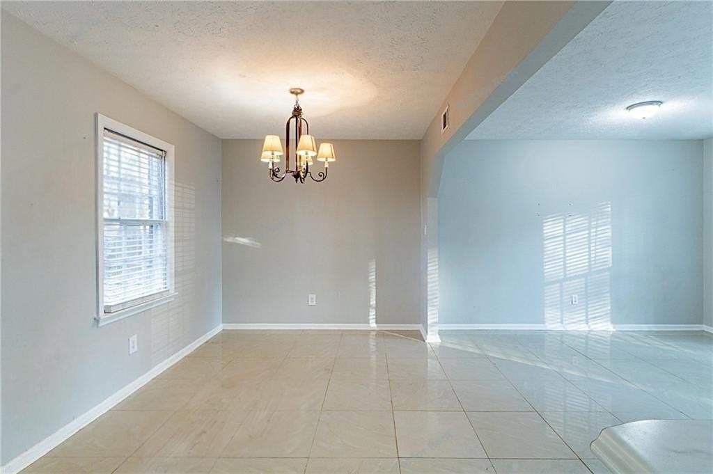 392 Harmony Grove Rd - Photo 5 of 19