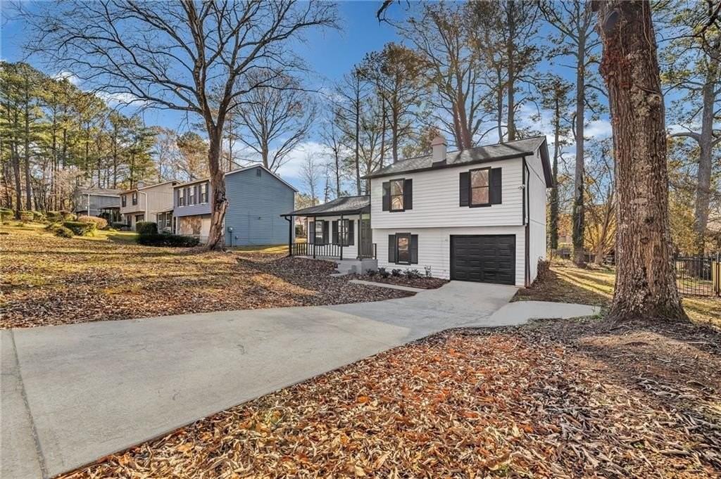 3959 Wood Path Dr - Photo 4 of 41