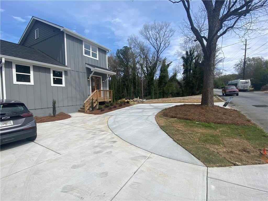 1740 Bolton Rd Nw - Photo 2 of 14