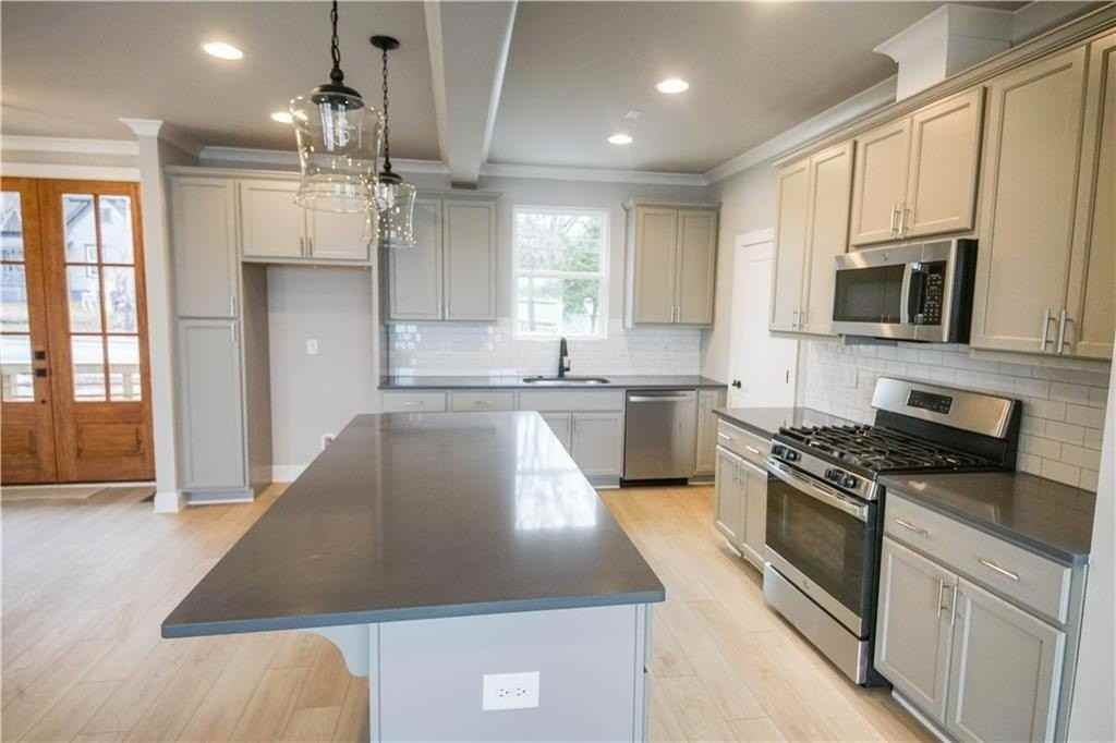 1740 Bolton Rd Nw - Photo 7 of 14