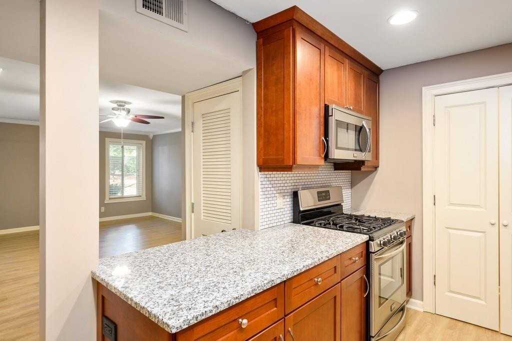 558 Emory Oaks Way - Photo 7 of 23