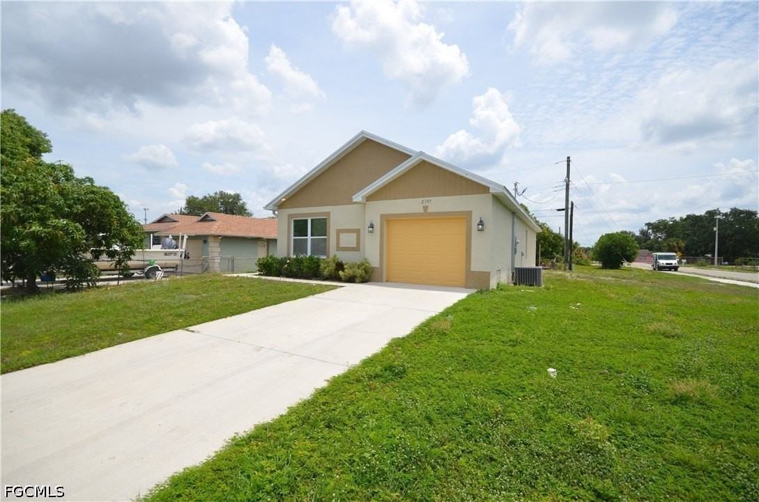2197 Davis Ct - Photo 2 of 16