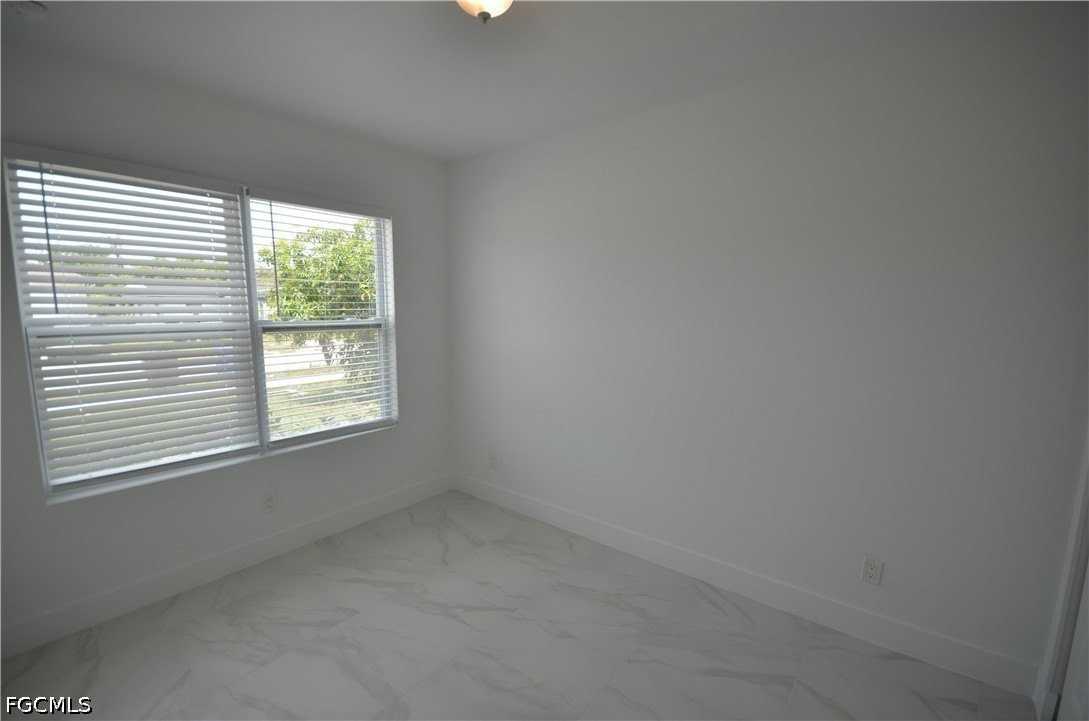 2197 Davis Ct - Photo 7 of 16