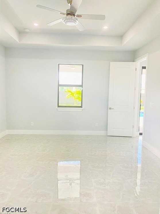 224 Nw 2nd Pl - Photo 5 of 9