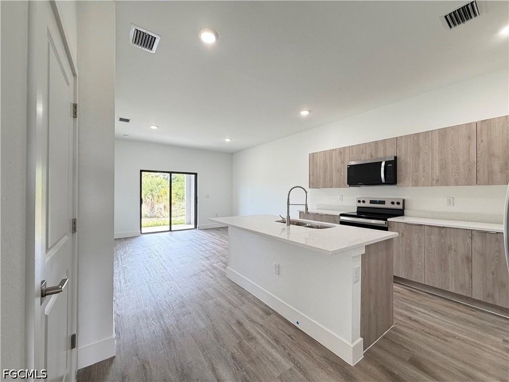 1256 Milwaukee Blvd - Photo 3 of 15
