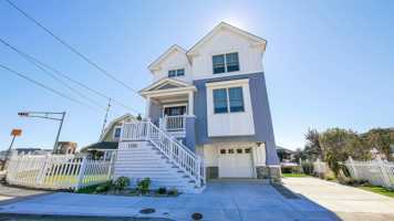 featured image of 106 N Derby Ave