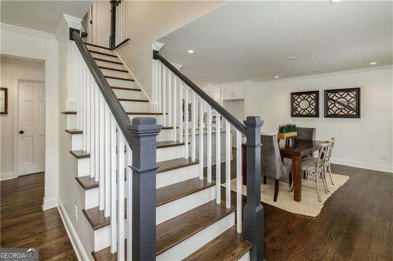 3017 Greenfield Dr - Photo 3 of 40