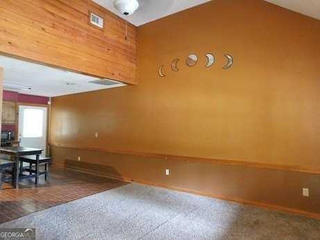 146 Winding Way - Photo 2 of 10