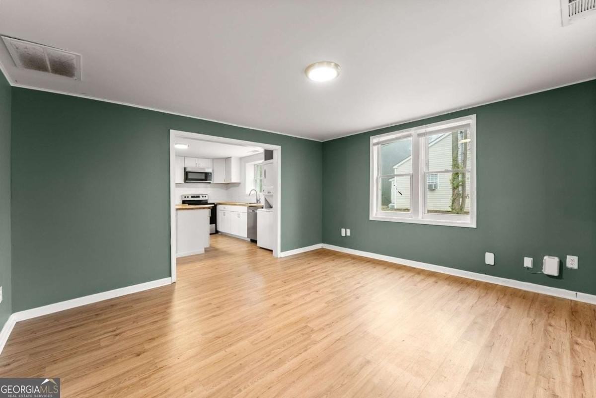 212 Walker Dr - Photo 4 of 17