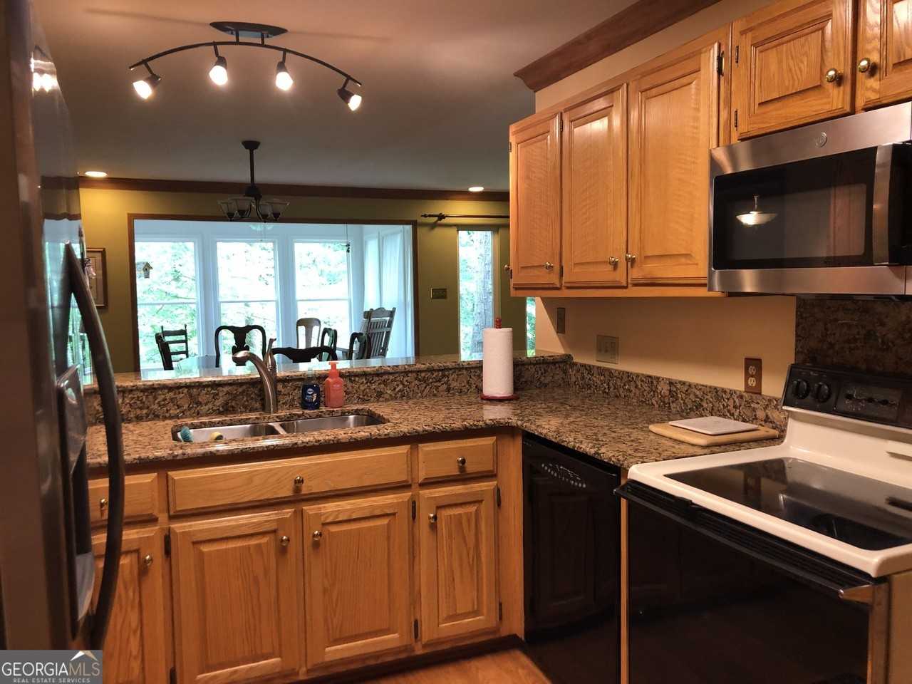 783 Henderson Falls Rd - Photo 7 of 39