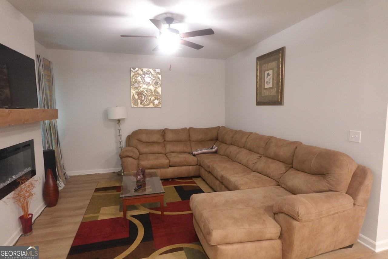 175 Tulip Dr - Photo 3 of 22