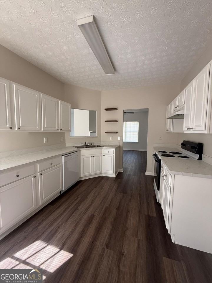 8106 Wynfield Dr #1 - Photo 3 of 19