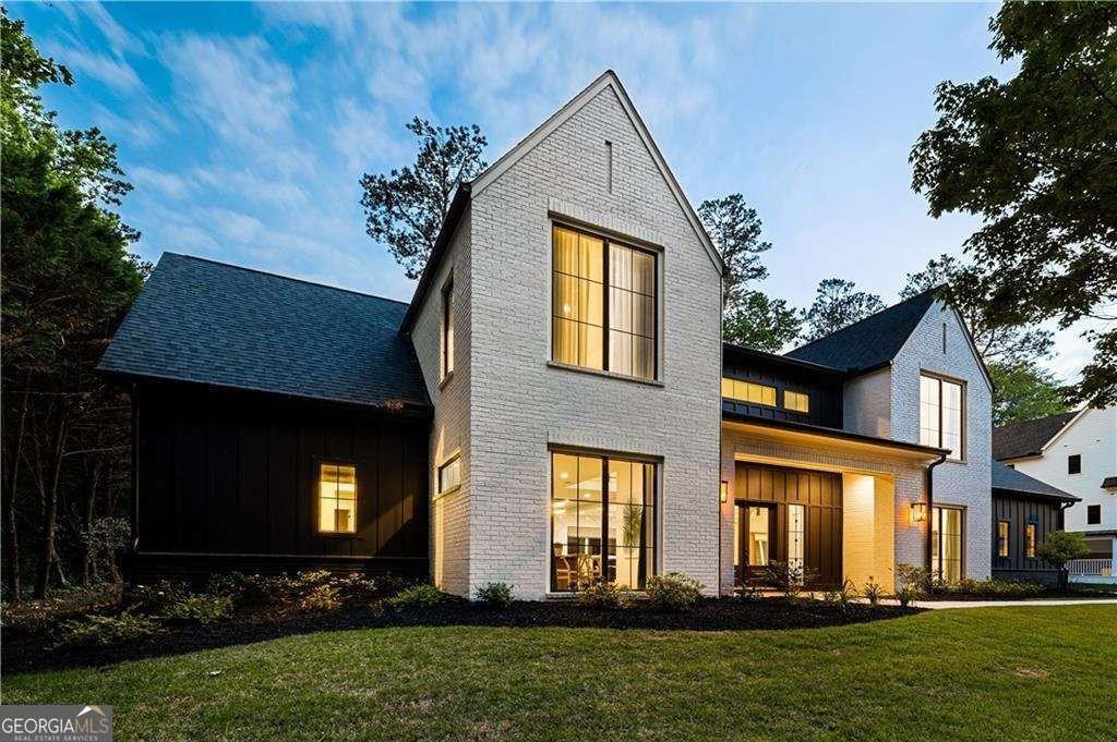 2742 Winding Ln Ne - Photo 3 of 44