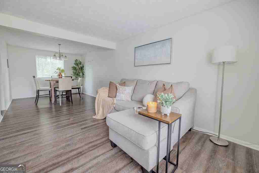 2073 Raintree Pl - Photo 5 of 22