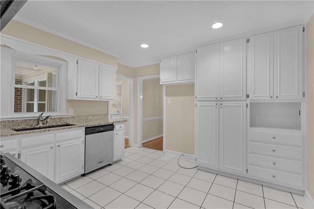 424 Byron Ave E - Photo 5 of 26
