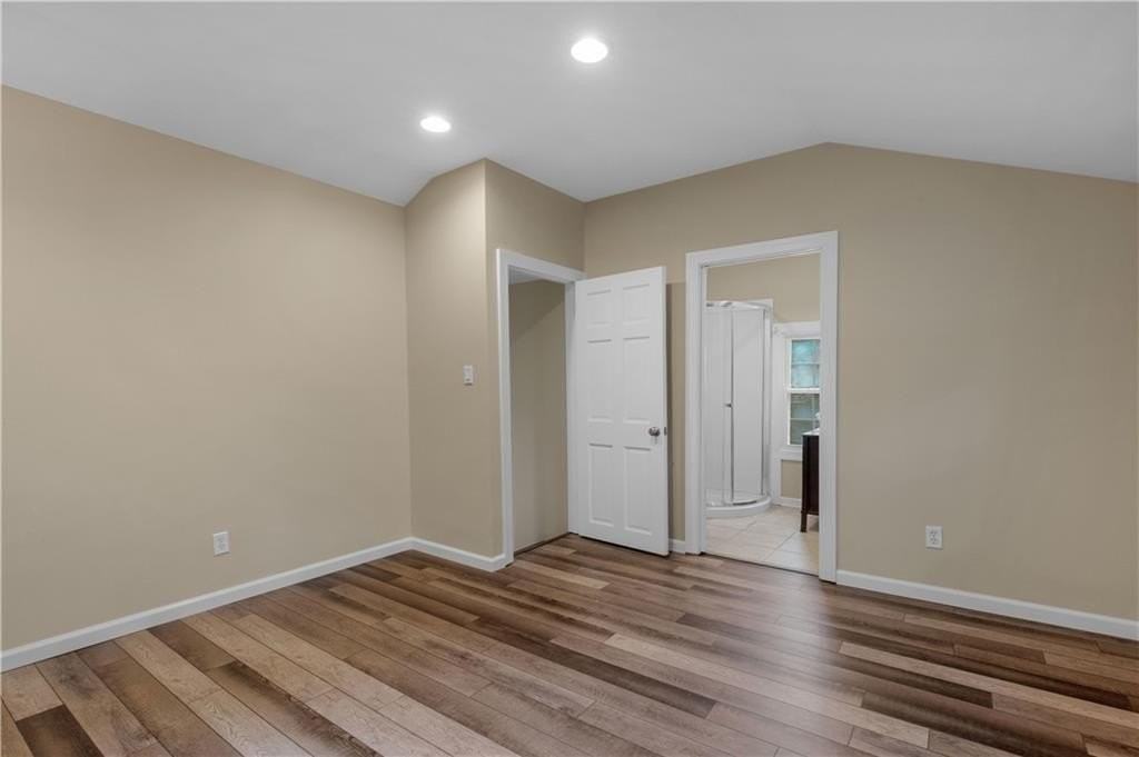 424 Byron Ave E - Photo 7 of 26