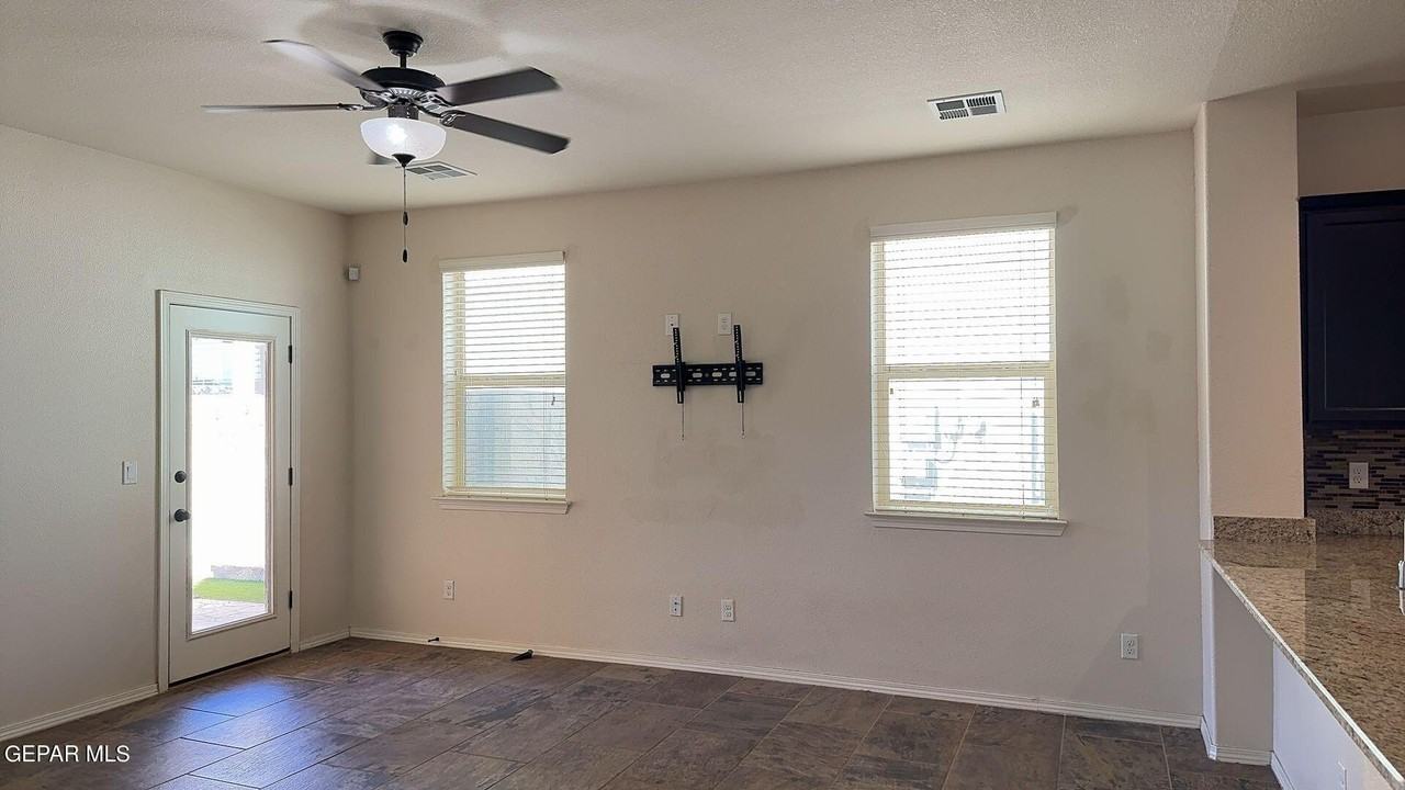 14968 Boer Trail Ave - Photo 4 of 22