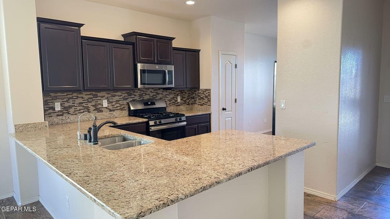 14968 Boer Trail Ave - Photo 5 of 22