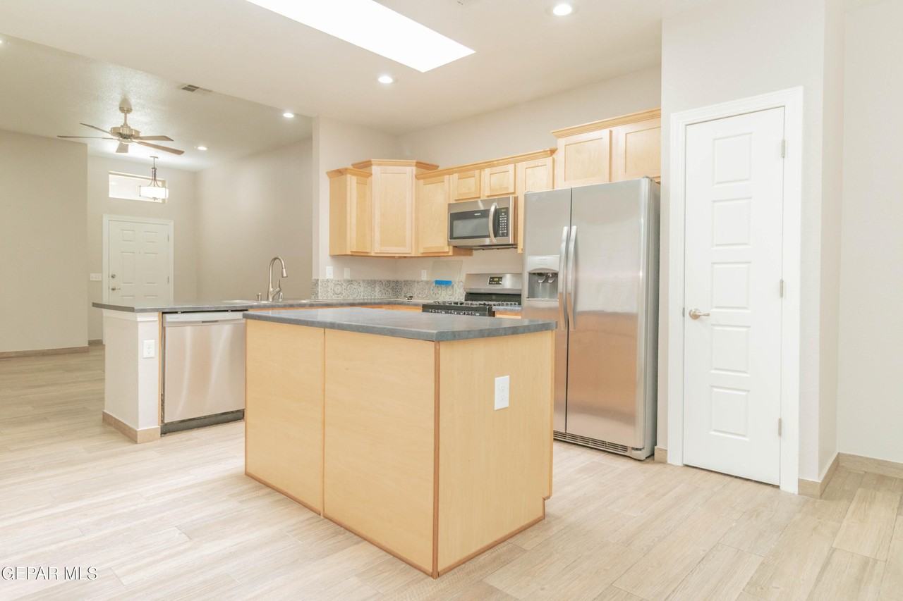 14989 Eddie Mullens Ct #B - Photo 2 of 37